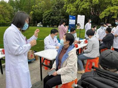 “跨區域跨行業”黨建聯盟聚合力 兒童醫院健康咨詢志愿服務進“家門口”